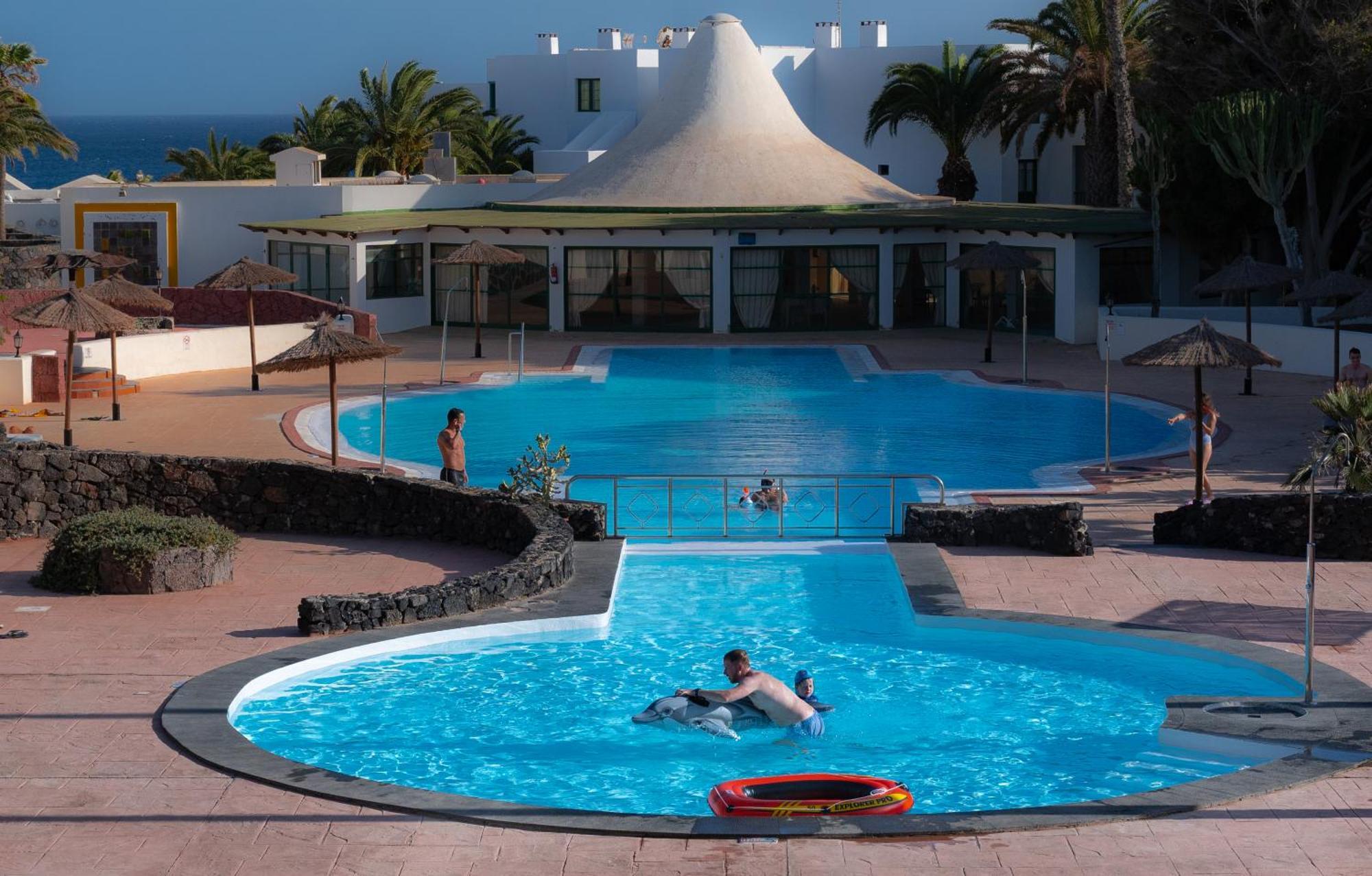 Luxury Apartamento Luz De Mar Complejo Playa Roca Costa Teguise Luaran gambar